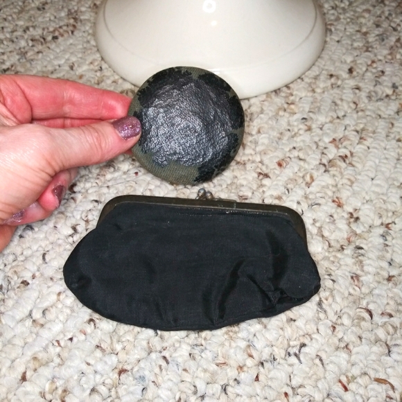 Antique Early 1900's Needlepoint Top Mini Compact & Kiss-Lock Top Coin Purse - Picture 2 of 6